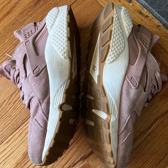 Nike Air Huaraches, size US9, women’s - Picture 5 of 6